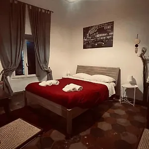 La Maison B8 Apartment