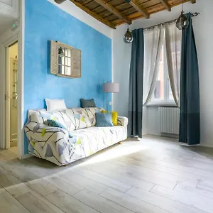 Alice's Corner At Borgo Apartment